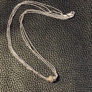 Beautiful sparkling necklace